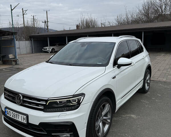 Белый Фольксваген Тигуан, объемом двигателя 1.97 л и пробегом 278 тыс. км за 25500 $, фото 1 на Automoto.ua