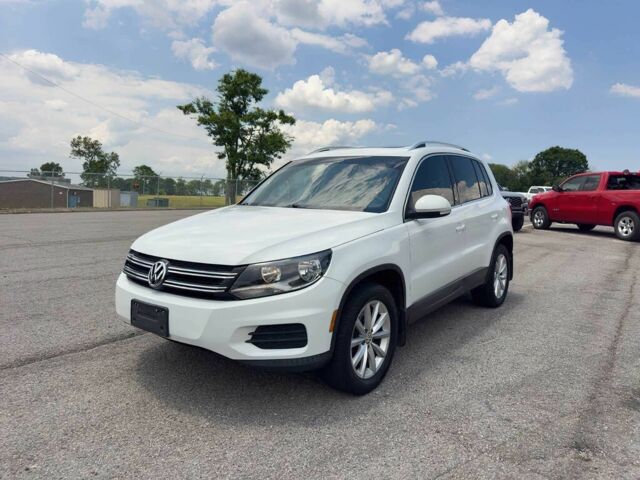 Білий Фольксваген Тігуан, об'ємом двигуна 2 л та пробігом 55 тис. км за 3200 $, фото 1 на Automoto.ua