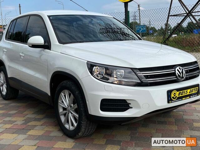 Белый Фольксваген Тигуан, объемом двигателя 2 л и пробегом 83 тыс. км за 14400 $, фото 1 на Automoto.ua