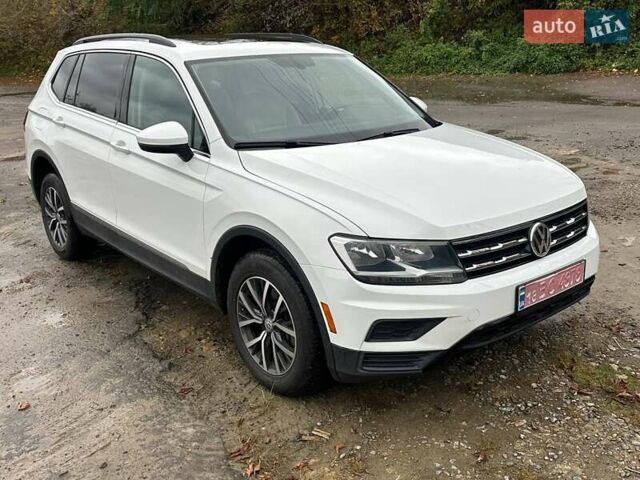 Белый Фольксваген Тигуан, объемом двигателя 2 л и пробегом 123 тыс. км за 17500 $, фото 1 на Automoto.ua