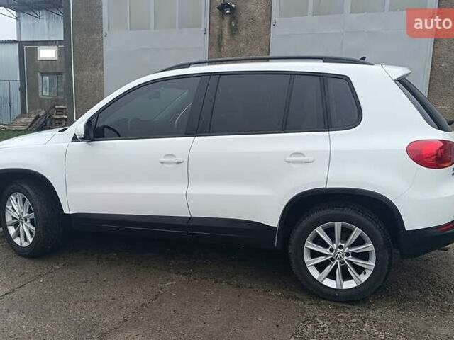 Белый Фольксваген Тигуан, объемом двигателя 2 л и пробегом 112 тыс. км за 14100 $, фото 1 на Automoto.ua