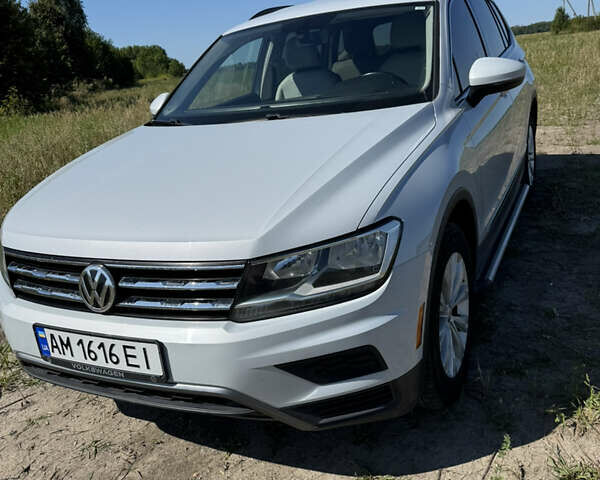 Білий Фольксваген Тігуан, об'ємом двигуна 2 л та пробігом 180 тис. км за 19500 $, фото 1 на Automoto.ua