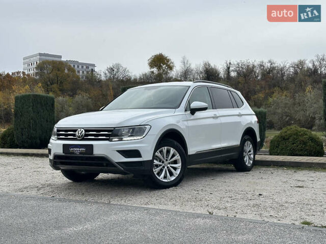 Білий Фольксваген Тігуан, об'ємом двигуна 2 л та пробігом 134 тис. км за 18500 $, фото 1 на Automoto.ua