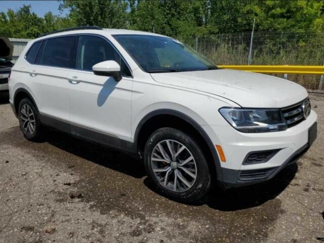 Белый Фольксваген Тигуан, объемом двигателя 2 л и пробегом 154 тыс. км за 14300 $, фото 1 на Automoto.ua