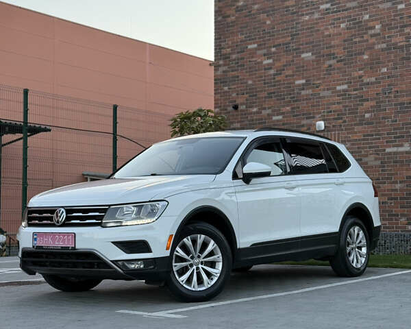 Белый Фольксваген Тигуан, объемом двигателя 1.98 л и пробегом 183 тыс. км за 15750 $, фото 1 на Automoto.ua