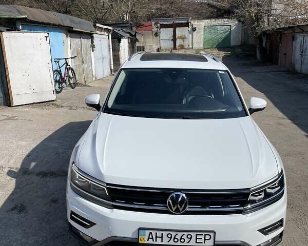 Белый Фольксваген Тигуан, объемом двигателя 1.98 л и пробегом 144 тыс. км за 21900 $, фото 1 на Automoto.ua