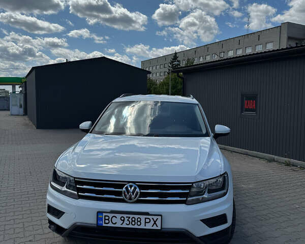 Белый Фольксваген Тигуан, объемом двигателя 1.98 л и пробегом 90 тыс. км за 23900 $, фото 1 на Automoto.ua