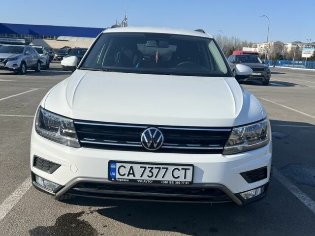 Белый Фольксваген Тигуан, объемом двигателя 2 л и пробегом 87 тыс. км за 17800 $, фото 1 на Automoto.ua