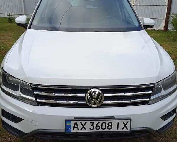 Белый Фольксваген Тигуан, объемом двигателя 1.98 л и пробегом 120 тыс. км за 18600 $, фото 1 на Automoto.ua