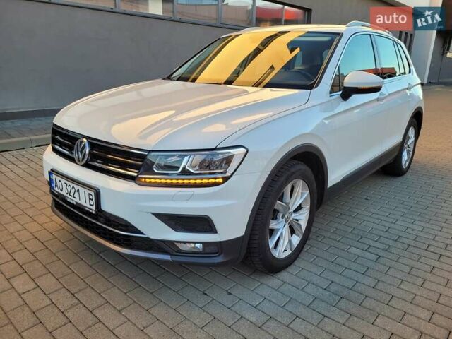Белый Фольксваген Тигуан, объемом двигателя 2 л и пробегом 180 тыс. км за 24500 $, фото 1 на Automoto.ua