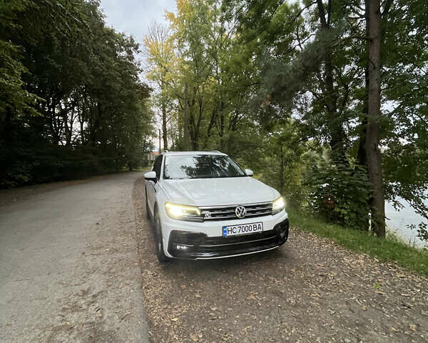 Белый Фольксваген Тигуан, объемом двигателя 1.98 л и пробегом 48 тыс. км за 23000 $, фото 1 на Automoto.ua