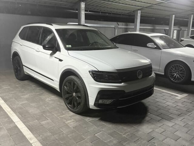 Білий Фольксваген Тігуан, об'ємом двигуна 2 л та пробігом 98 тис. км за 22000 $, фото 1 на Automoto.ua