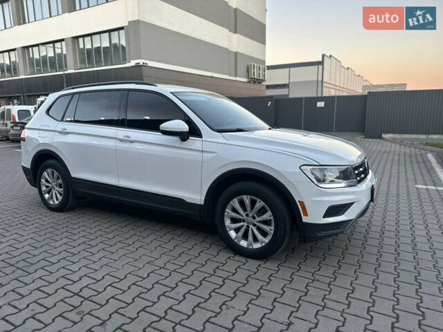 Білий Фольксваген Тігуан, об'ємом двигуна 1.98 л та пробігом 227 тис. км за 15999 $, фото 1 на Automoto.ua