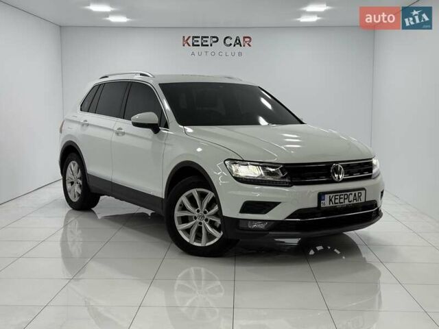 Білий Фольксваген Тігуан, об'ємом двигуна 1.97 л та пробігом 40 тис. км за 31500 $, фото 1 на Automoto.ua
