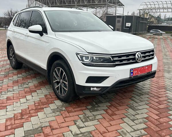 Белый Фольксваген Тигуан, объемом двигателя 0 л и пробегом 82 тыс. км за 21500 $, фото 1 на Automoto.ua