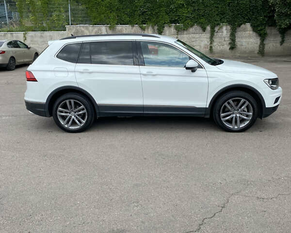 Білий Фольксваген Тігуан, об'ємом двигуна 0 л та пробігом 93 тис. км за 21500 $, фото 1 на Automoto.ua