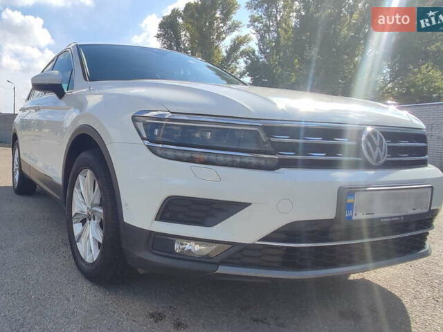 Белый Фольксваген Тигуан, объемом двигателя 1.97 л и пробегом 98 тыс. км за 30000 $, фото 1 на Automoto.ua