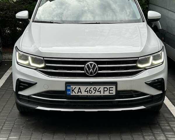 Белый Фольксваген Тигуан, объемом двигателя 1.98 л и пробегом 106 тыс. км за 34999 $, фото 1 на Automoto.ua