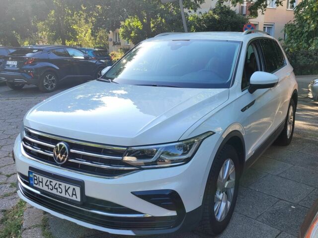 Белый Фольксваген Тигуан, объемом двигателя 2 л и пробегом 52 тыс. км за 37000 $, фото 1 на Automoto.ua