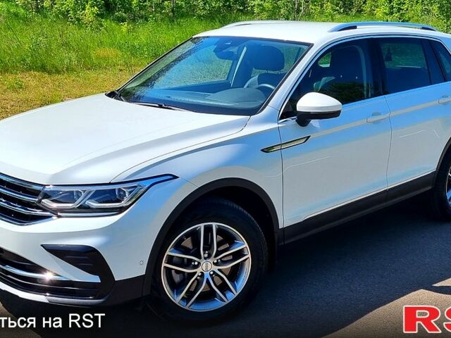 Білий Фольксваген Тігуан, об'ємом двигуна 2 л та пробігом 28 тис. км за 37700 $, фото 1 на Automoto.ua