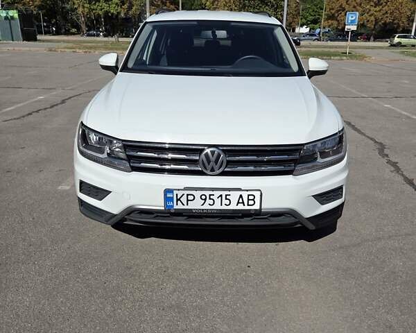Білий Фольксваген Тігуан, об'ємом двигуна 1.98 л та пробігом 220 тис. км за 18000 $, фото 1 на Automoto.ua