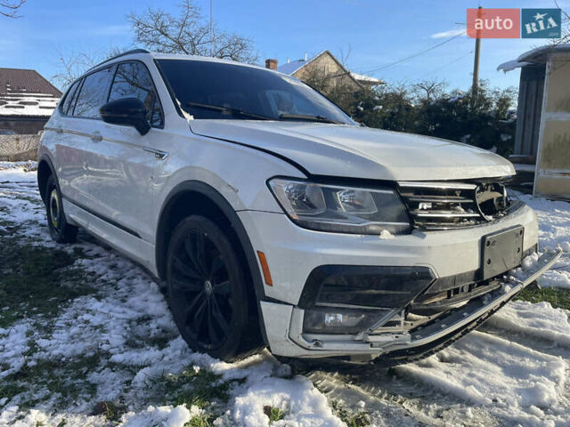 Белый Фольксваген Тигуан, объемом двигателя 1.98 л и пробегом 115 тыс. км за 13000 $, фото 1 на Automoto.ua