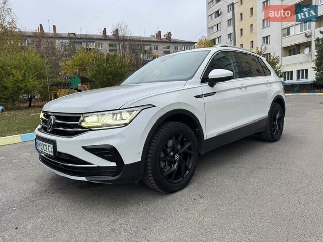 Белый Фольксваген Тигуан, объемом двигателя 2 л и пробегом 114 тыс. км за 34500 $, фото 1 на Automoto.ua