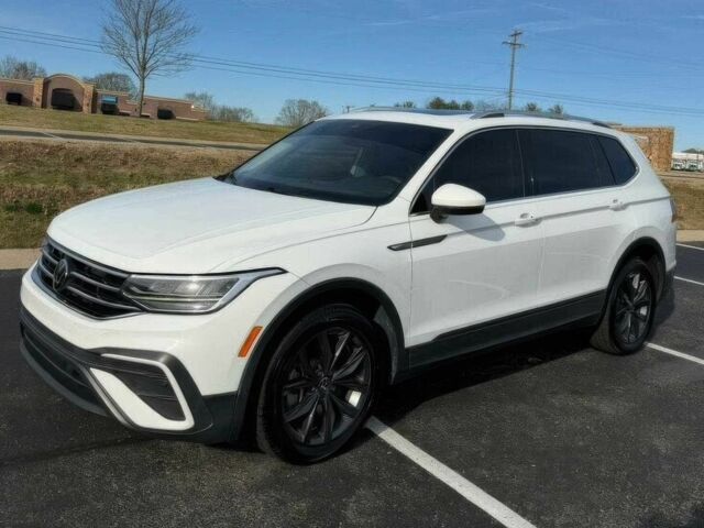 Белый Фольксваген Тигуан, объемом двигателя 2 л и пробегом 30 тыс. км за 12000 $, фото 1 на Automoto.ua