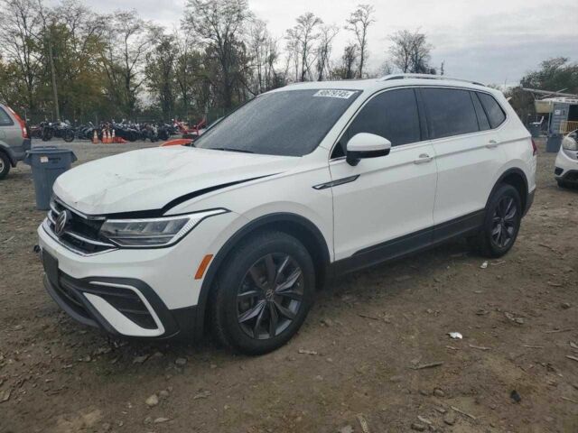 Белый Фольксваген Тигуан, объемом двигателя 2 л и пробегом 123 тыс. км за 4100 $, фото 1 на Automoto.ua