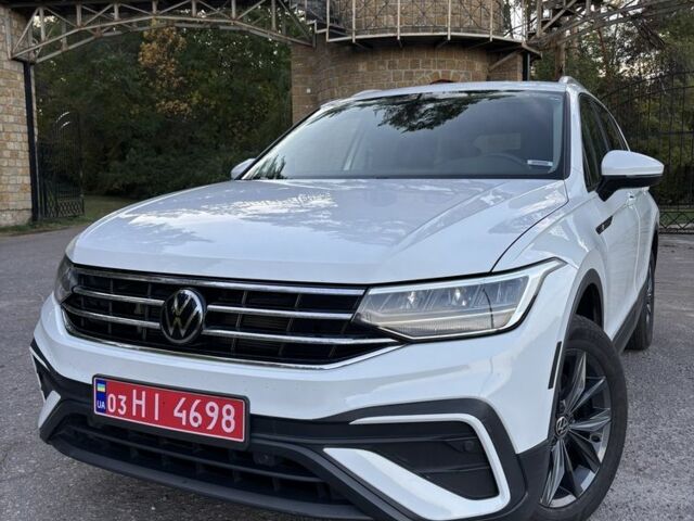 Білий Фольксваген Тігуан, об'ємом двигуна 2 л та пробігом 38 тис. км за 25950 $, фото 1 на Automoto.ua