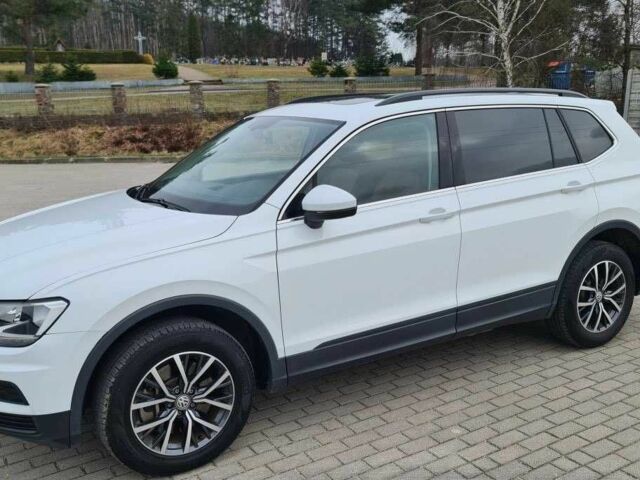 Білий Фольксваген Тігуан, об'ємом двигуна 2 л та пробігом 75 тис. км за 12400 $, фото 1 на Automoto.ua