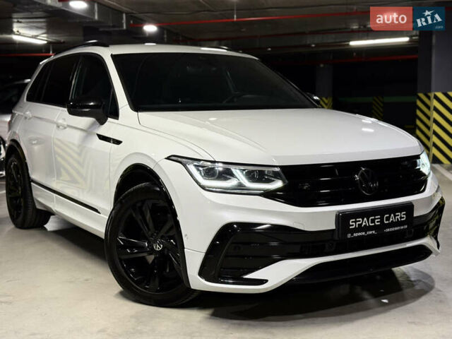 Белый Фольксваген Тигуан, объемом двигателя 2 л и пробегом 48 тыс. км за 42900 $, фото 1 на Automoto.ua