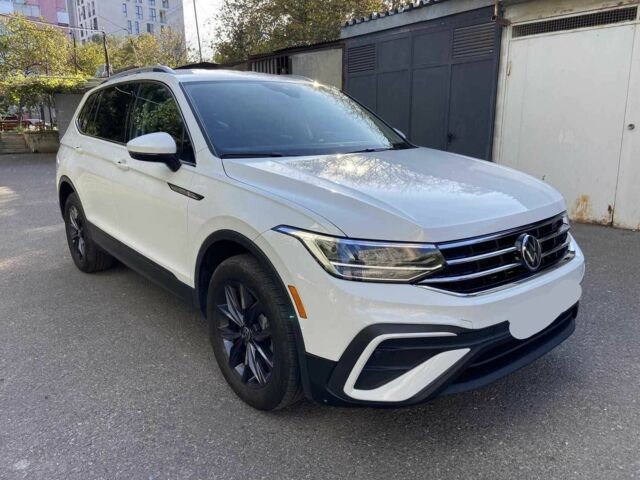 Белый Фольксваген Тигуан, объемом двигателя 2 л и пробегом 31 тыс. км за 16700 $, фото 1 на Automoto.ua