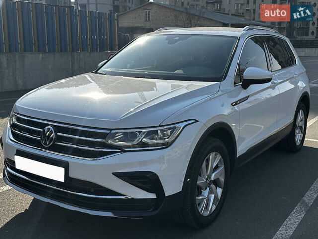 Белый Фольксваген Тигуан, объемом двигателя 1.98 л и пробегом 12 тыс. км за 39000 $, фото 1 на Automoto.ua