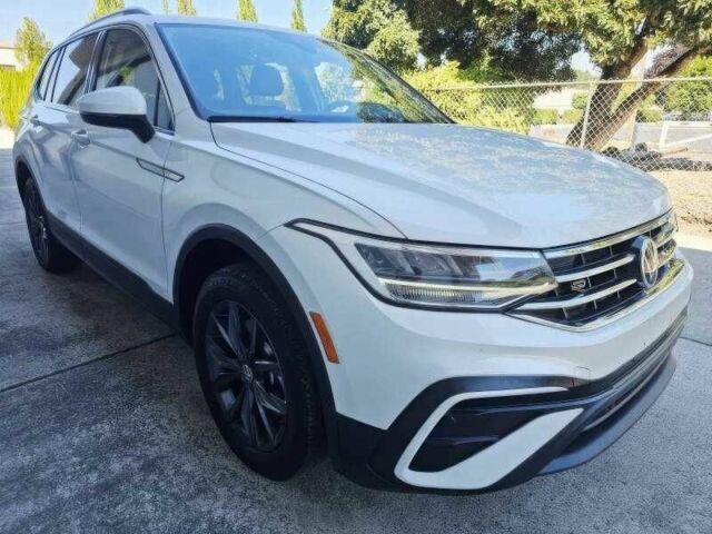 Белый Фольксваген Тигуан, объемом двигателя 2 л и пробегом 23 тыс. км за 12000 $, фото 1 на Automoto.ua