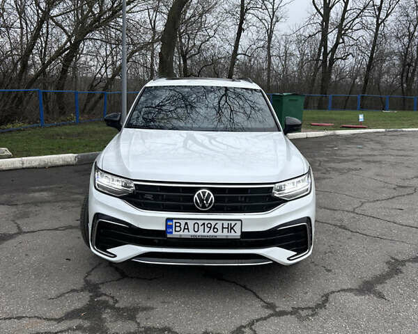 Белый Фольксваген Тигуан, объемом двигателя 1.98 л и пробегом 28 тыс. км за 28500 $, фото 1 на Automoto.ua