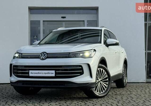 Белый Фольксваген Тигуан, объемом двигателя 1.97 л и пробегом 40 тыс. км за 44990 $, фото 1 на Automoto.ua