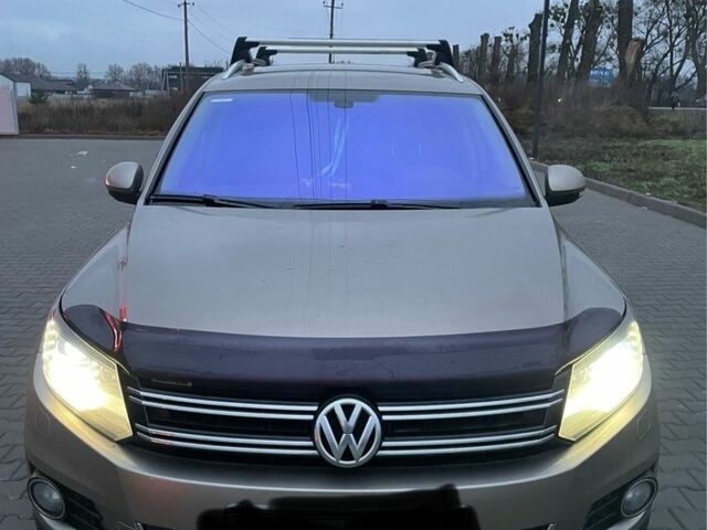 Бежевый Фольксваген Тигуан, объемом двигателя 2 л и пробегом 250 тыс. км за 9700 $, фото 1 на Automoto.ua