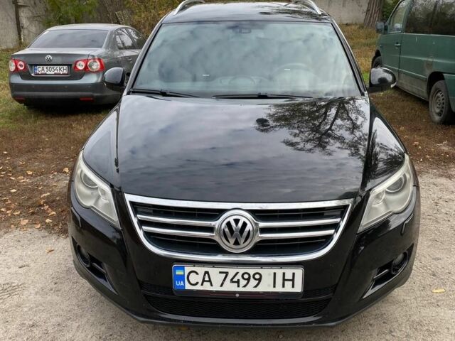 Черный Фольксваген Тигуан, объемом двигателя 2 л и пробегом 380 тыс. км за 8499 $, фото 1 на Automoto.ua