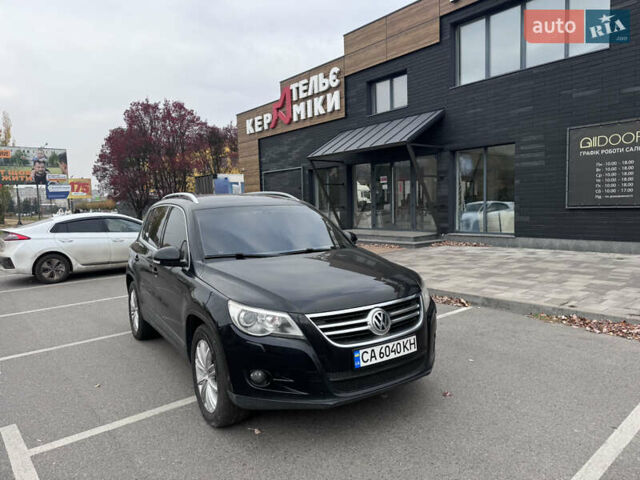 Черный Фольксваген Тигуан, объемом двигателя 2 л и пробегом 275 тыс. км за 9900 $, фото 1 на Automoto.ua