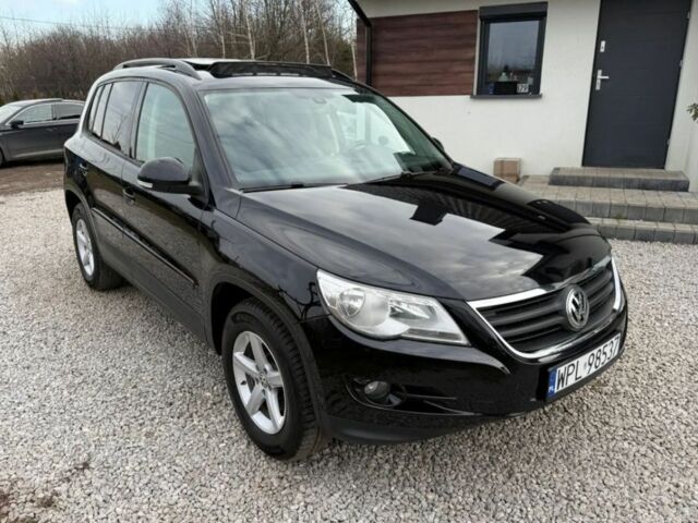 Черный Фольксваген Тигуан, объемом двигателя 2 л и пробегом 285 тыс. км за 2700 $, фото 1 на Automoto.ua