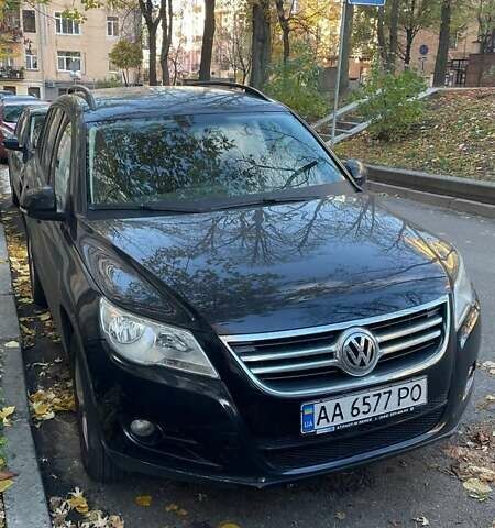 Черный Фольксваген Тигуан, объемом двигателя 2 л и пробегом 223 тыс. км за 10450 $, фото 1 на Automoto.ua