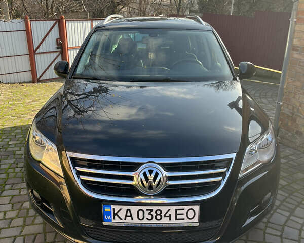 Чорний Фольксваген Тігуан, об'ємом двигуна 2 л та пробігом 170 тис. км за 13900 $, фото 1 на Automoto.ua