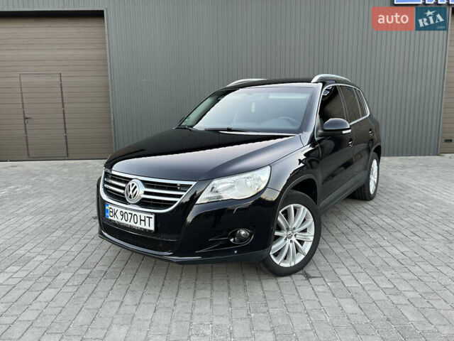 Черный Фольксваген Тигуан, объемом двигателя 1.97 л и пробегом 265 тыс. км за 12300 $, фото 1 на Automoto.ua
