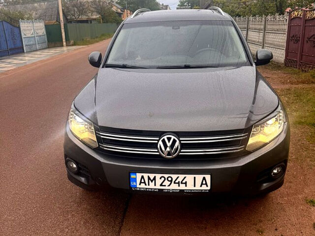 Чорний Фольксваген Тігуан, об'ємом двигуна 2 л та пробігом 287 тис. км за 12500 $, фото 1 на Automoto.ua