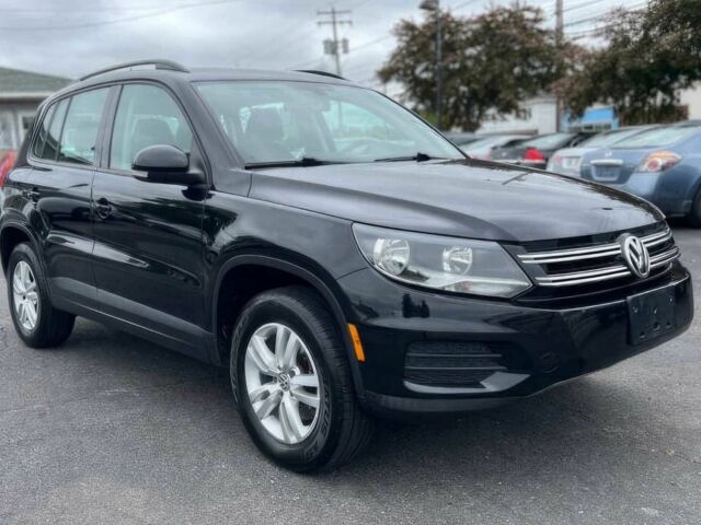 Чорний Фольксваген Тігуан, об'ємом двигуна 2 л та пробігом 70 тис. км за 2800 $, фото 1 на Automoto.ua