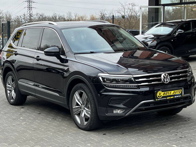 Черный Фольксваген Тигуан, объемом двигателя 2 л и пробегом 95 тыс. км за 22800 $, фото 1 на Automoto.ua