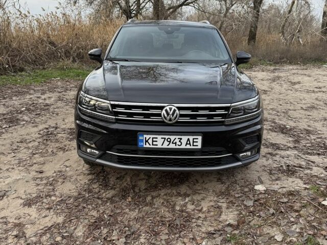 Черный Фольксваген Тигуан, объемом двигателя 2 л и пробегом 182 тыс. км за 27499 $, фото 1 на Automoto.ua