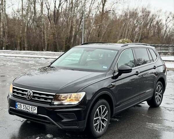 Черный Фольксваген Тигуан, объемом двигателя 1.98 л и пробегом 179 тыс. км за 19150 $, фото 1 на Automoto.ua
