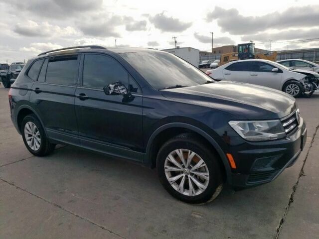 Черный Фольксваген Тигуан, объемом двигателя 0 л и пробегом 140 тыс. км за 12000 $, фото 1 на Automoto.ua